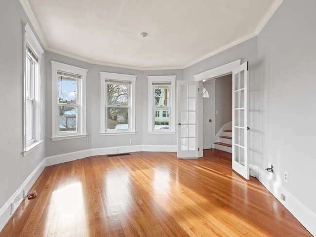 Building Photo - 169 George St