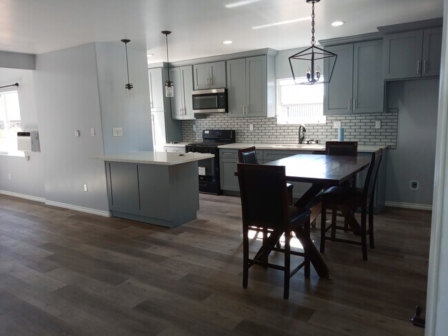 Foto del edificio - 720 W 214th St