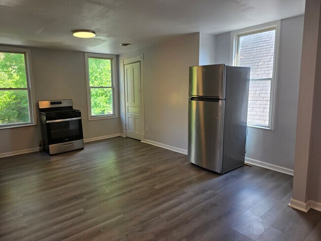 Foto del edificio - 1637 Rutherford Ave