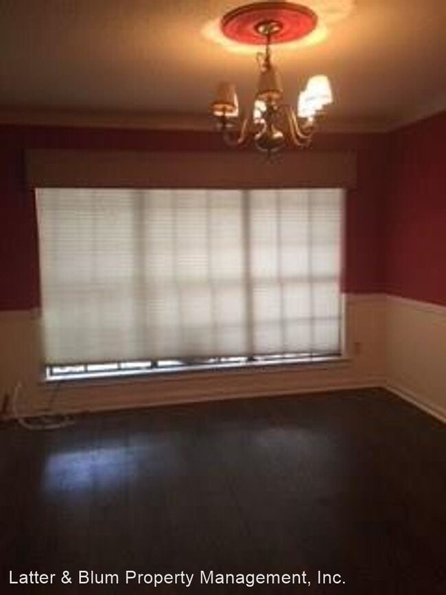 Building Photo - 3 br, 2.5 bath House - 14 Carriage Ln.