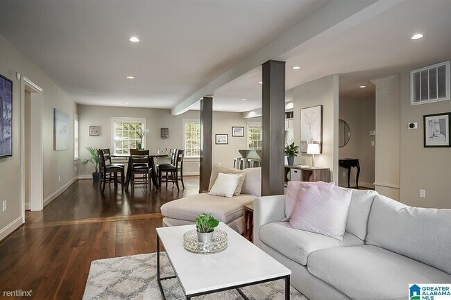 Building Photo - 2 br, 2 bath Condo - 2700 Highland Ave S