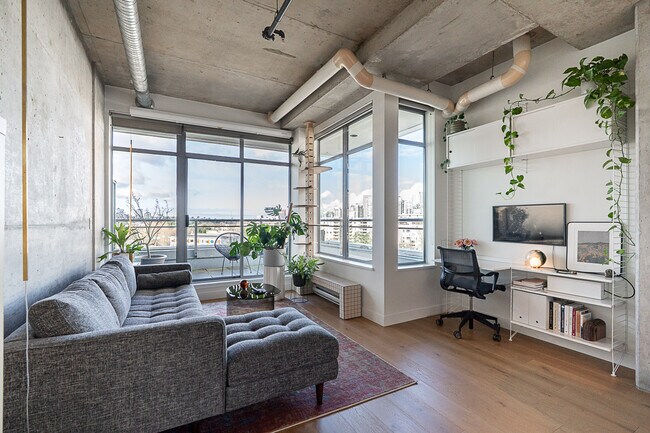 Photo du bâtiment - 495 W 6th Ave
