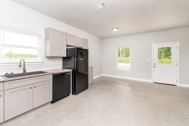 Building Photo - 55538 Adelante St