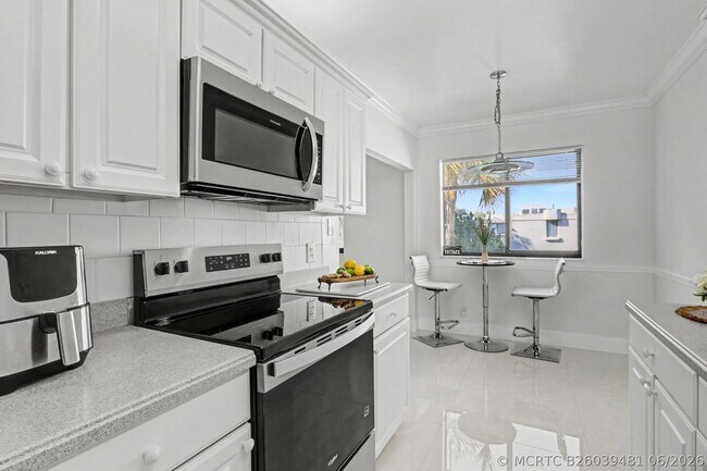 Building Photo - 403 Longboat Ln W