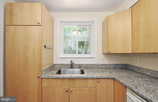 Foto del edificio - 6221 Walhonding Rd