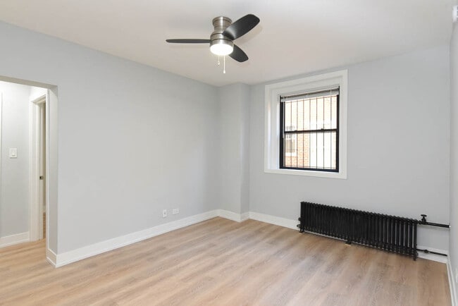 Building Photo - 6026 N Winthrop Ave