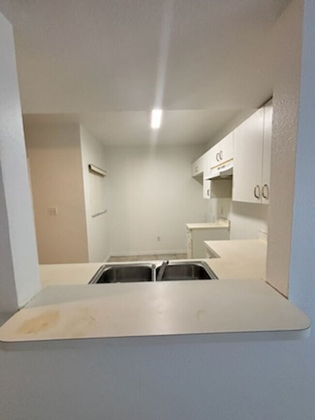 Foto del edificio - MEADOW WOODS CONDO