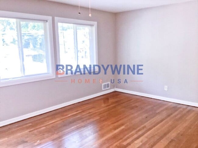 Building Photo - HOLIDAY SPECIAL - MOVE IN BY DECEMBER 24TH...