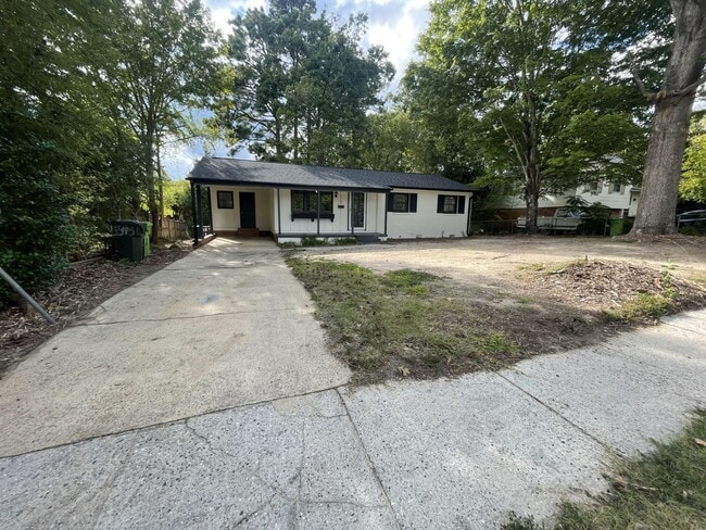 Building Photo - 3 Bd 2.5 Ba Ranch with carport