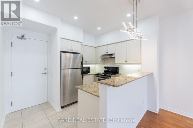 Building Photo - 451 Rosewell Ave