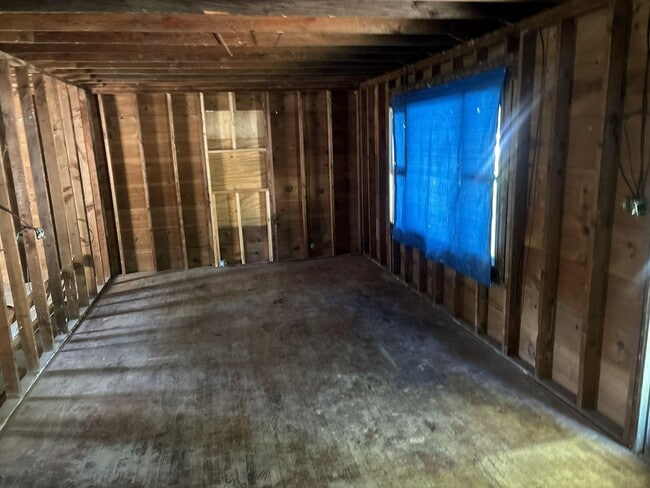 Building Photo - 214 Spruce St