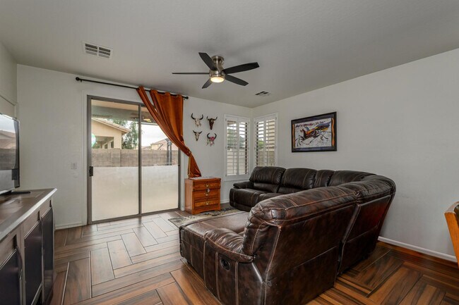 Foto del edificio - 15038 N 145th Ln