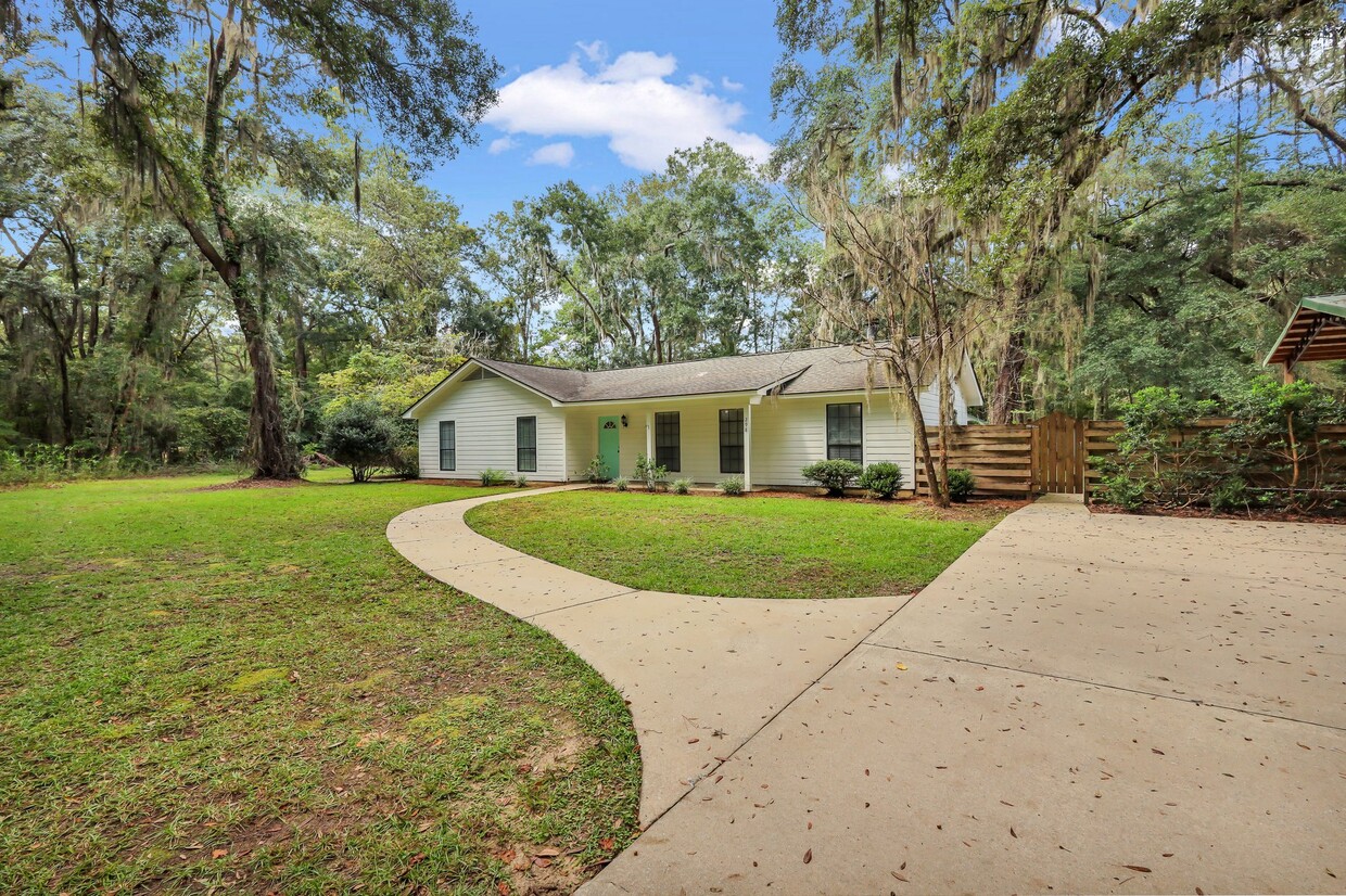 Primary Photo - 298 Little Oak Rd