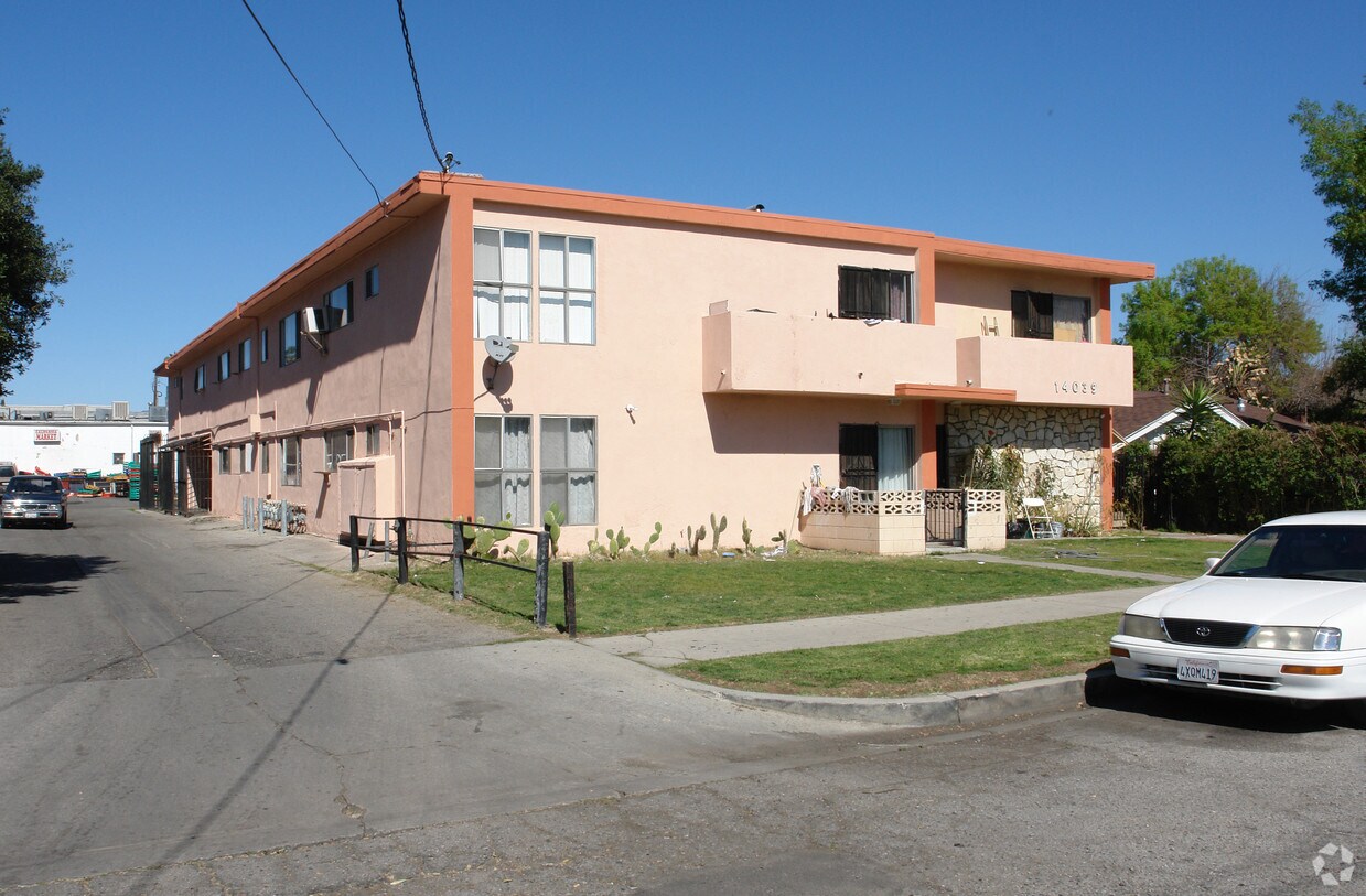 Primary Photo - 14039 Archwood St