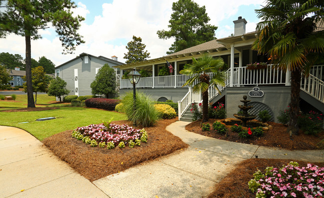 Building Photo - The Paddock Club Columbia