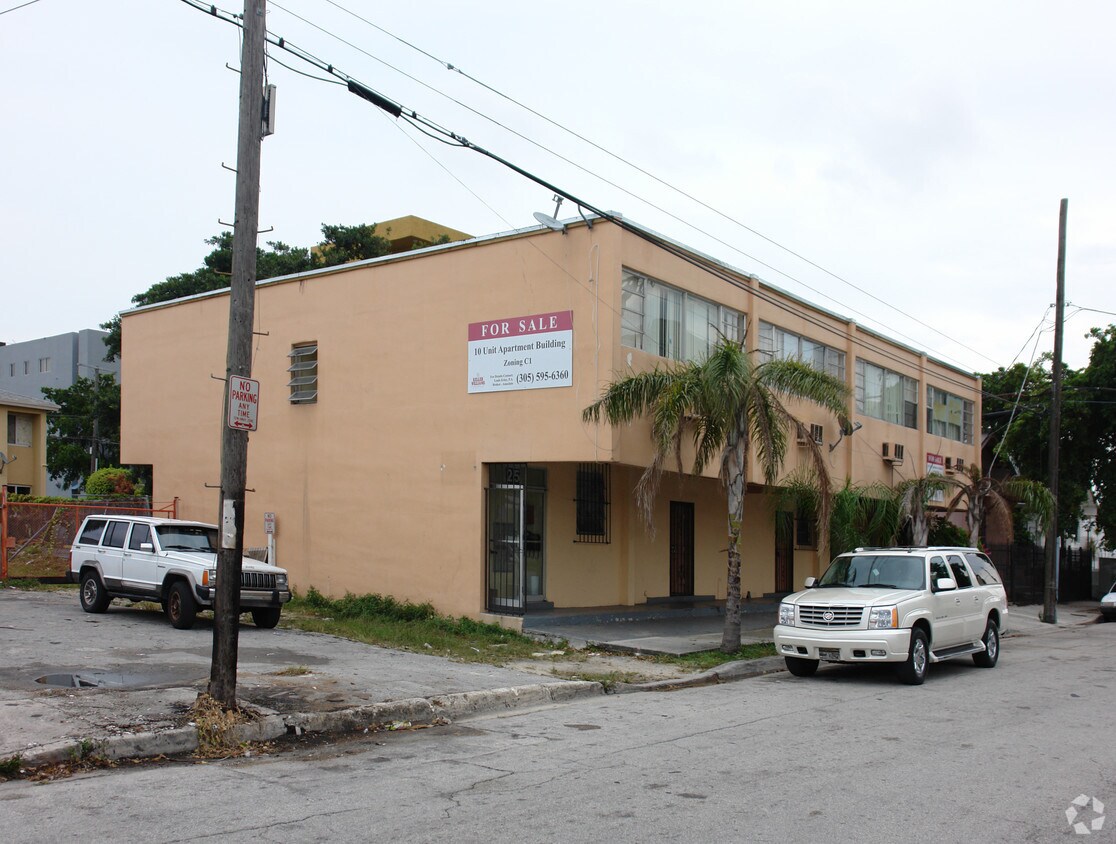 Building Photo - 25 SW 19th Ave