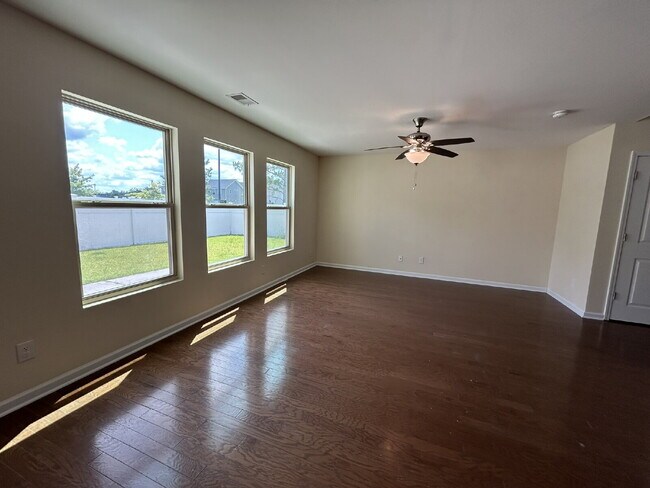 Foto del edificio - Home for Rent