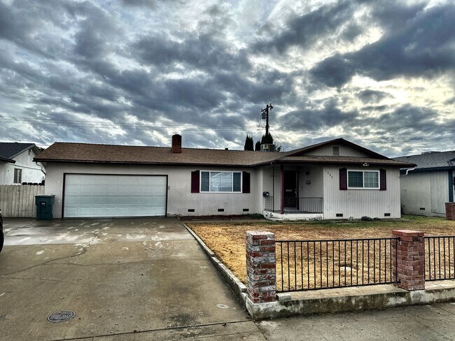 Foto del edificio - 2535 W. BEECH AVE - 3 BEDROOM 2 BATH - SW ...