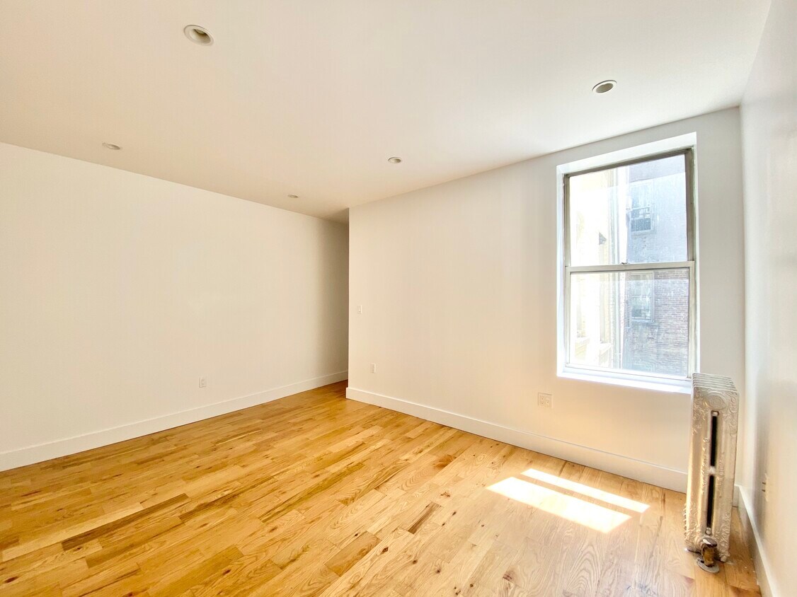 Primary Photo - 507 W 170th St