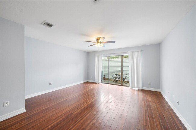 Foto del edificio - 1212 Fairview St