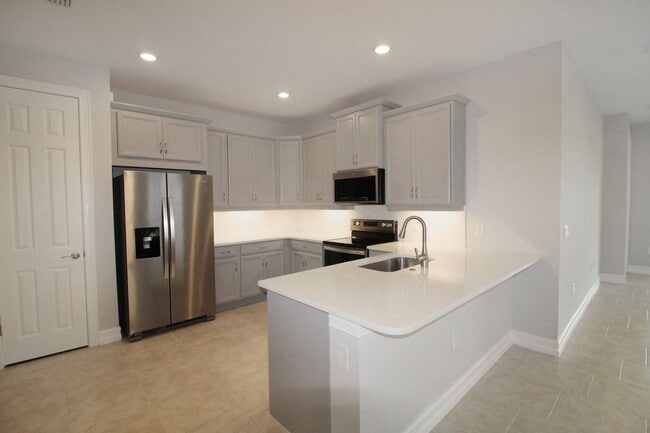 Building Photo - Palencia Annual Villa for Rent