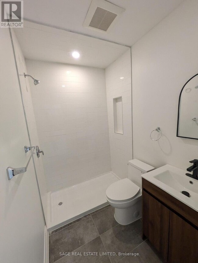 Photo du bâtiment - 1865 Davenport Rd