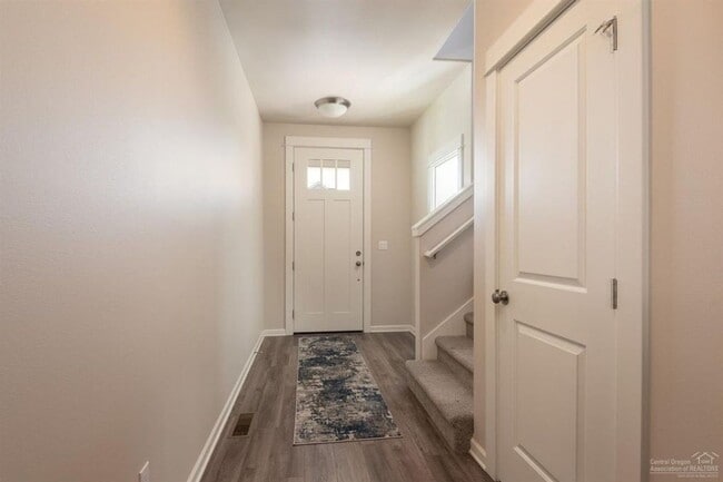 Foto del edificio - Well maintained home in SE Bend with AC!