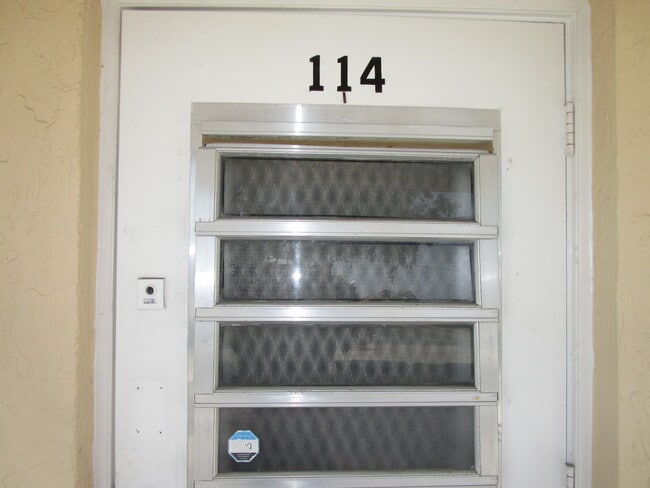 View unit number - 9911 Sandalfoot Blvd