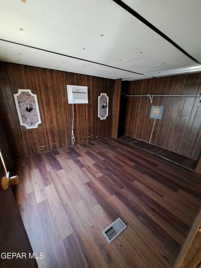 Foto del edificio - 905 NE Camp St