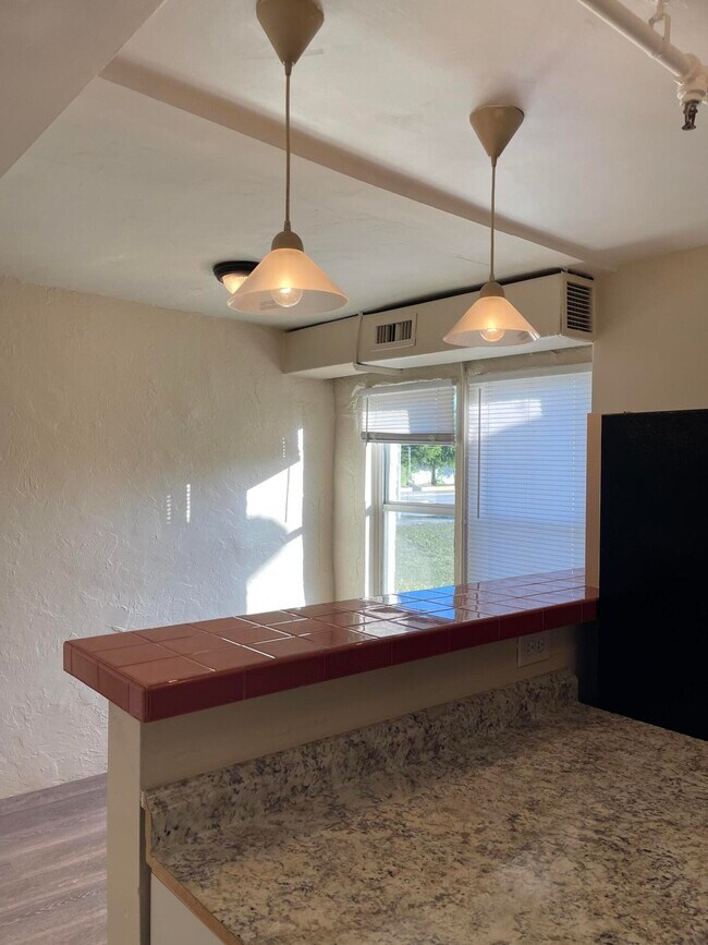 Foto del edificio - 4211 Parker Ave