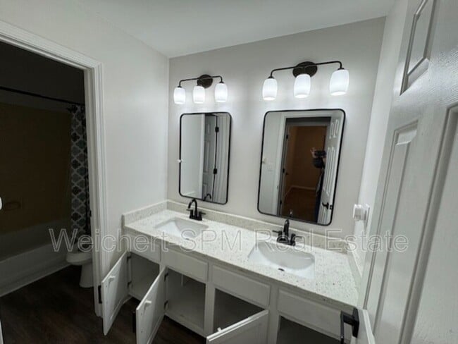 Foto del edificio - 6353 Thistle Point