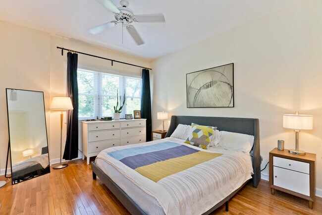 Foto del edificio - 1827 W Oakdale Ave