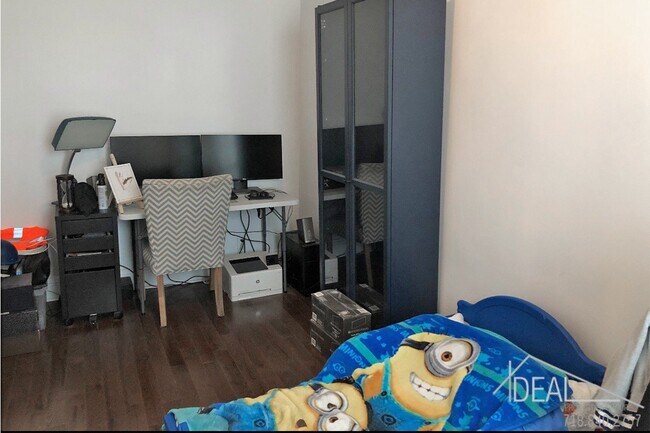 Foto del edificio - 71-43 58th Ave