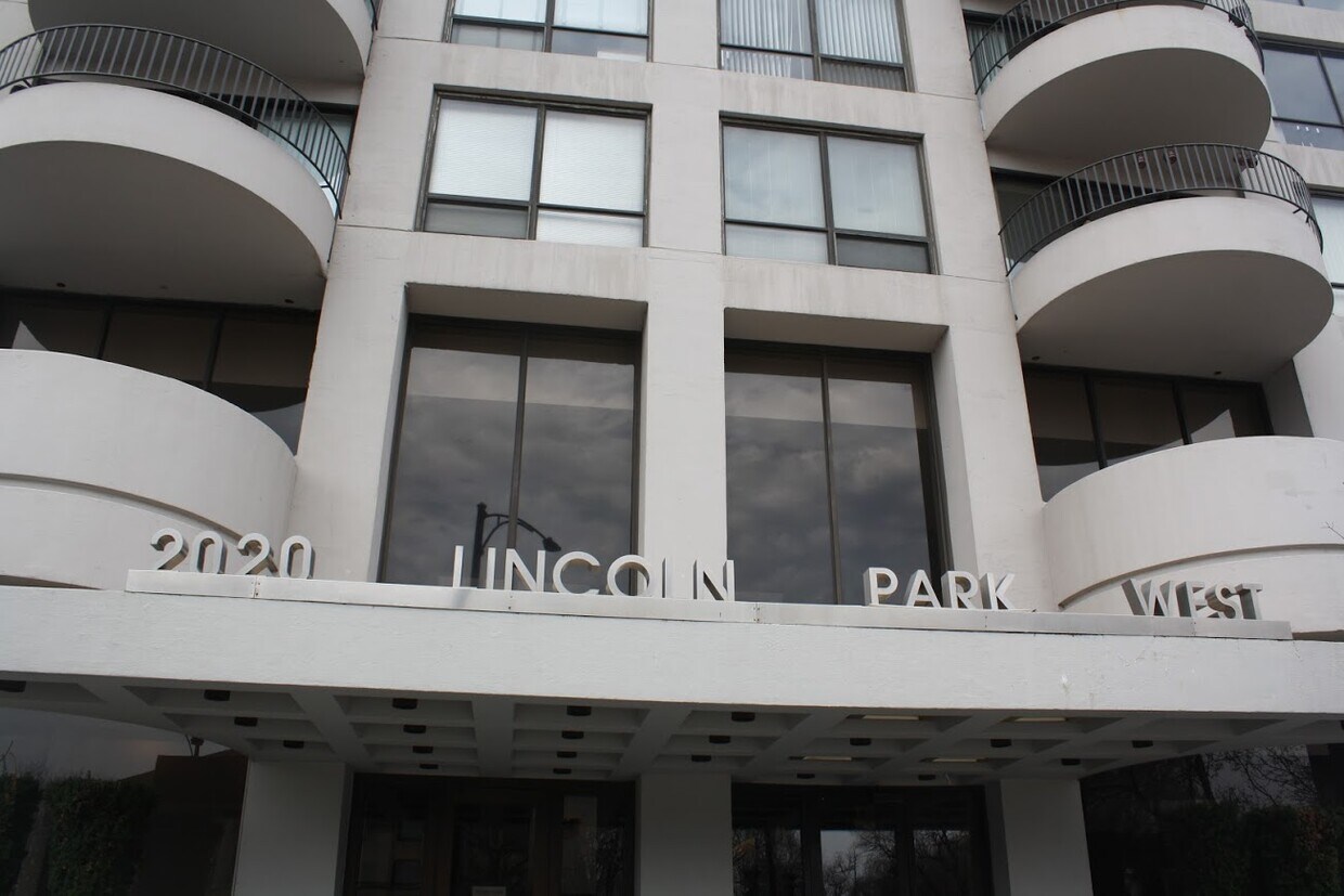 Primary Photo - 2020 N Lincoln Park W