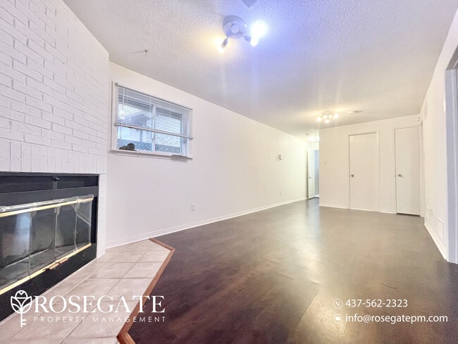 Building Photo - Cozy 1-Bedroom Apartment with Modern Finis...