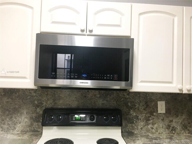 Building Photo - 4301 SW 160th Ave