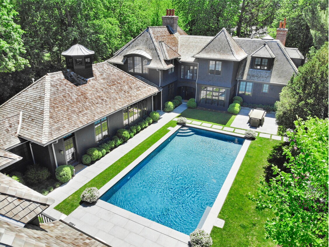 Foto principal - 9 Hobart Dr
