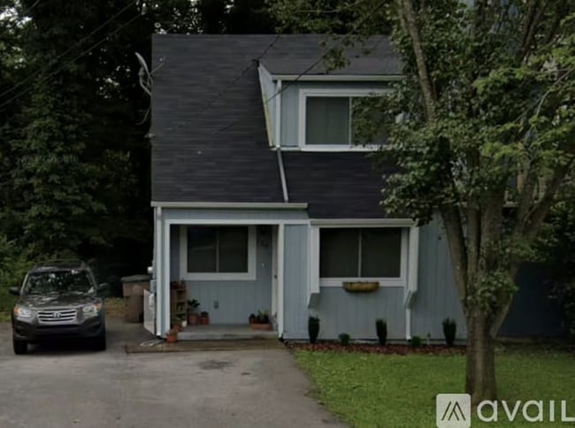 Building Photo - 739 Fitzpatrick Rd