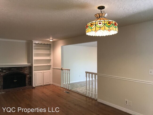 Building Photo - 3 br, 2 bath House - 3819 SE Stott Ave.