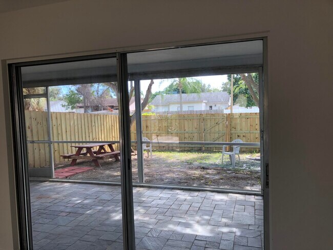 Building Photo - 280 Palmetto Ct