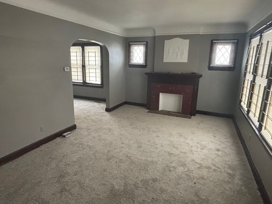 Foto del edificio - 3-bedroom, 1-bathroom home located on the city's East side city of Detroit, MI.