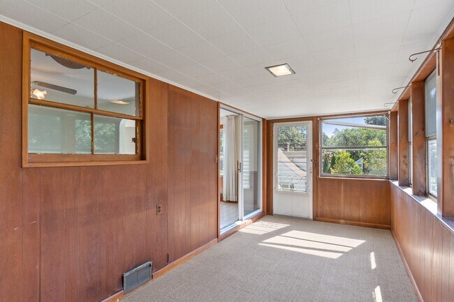 Building Photo - 970 Trapelo Rd