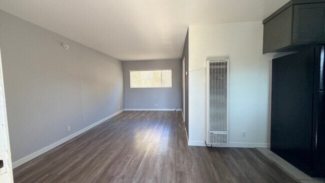 Foto del edificio - 15483 Moorpark St