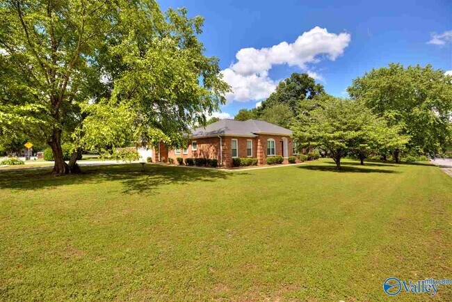 Foto del edificio - 109 Southwood Dr