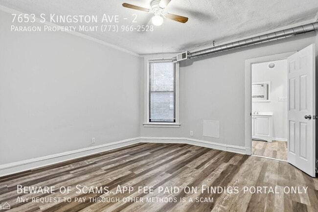 Foto del edificio - 7653 S Kingston Ave