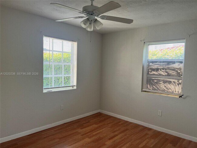 Foto del edificio - 740 NW 31st St