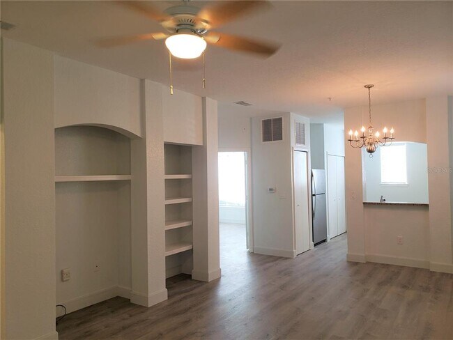 Building Photo - 102 Vista Verdi Cir