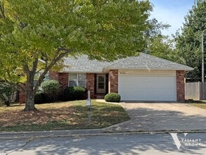 Building Photo - 4105 S Oak Ave