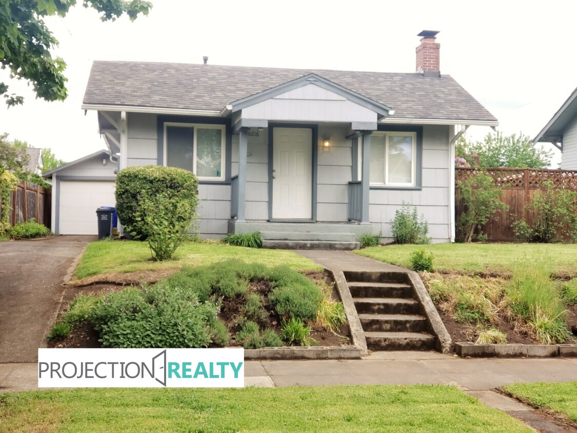 Primary Photo - 6016 N Denver Ave