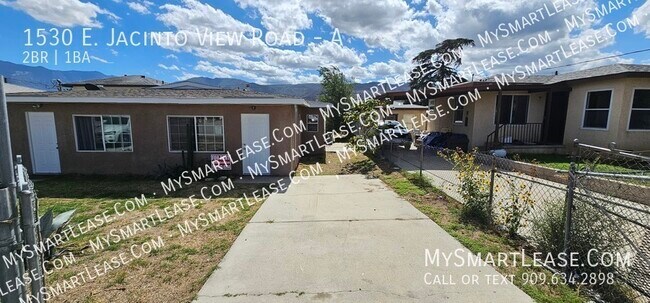 Foto del edificio - 1530 E Jacinto View Rd